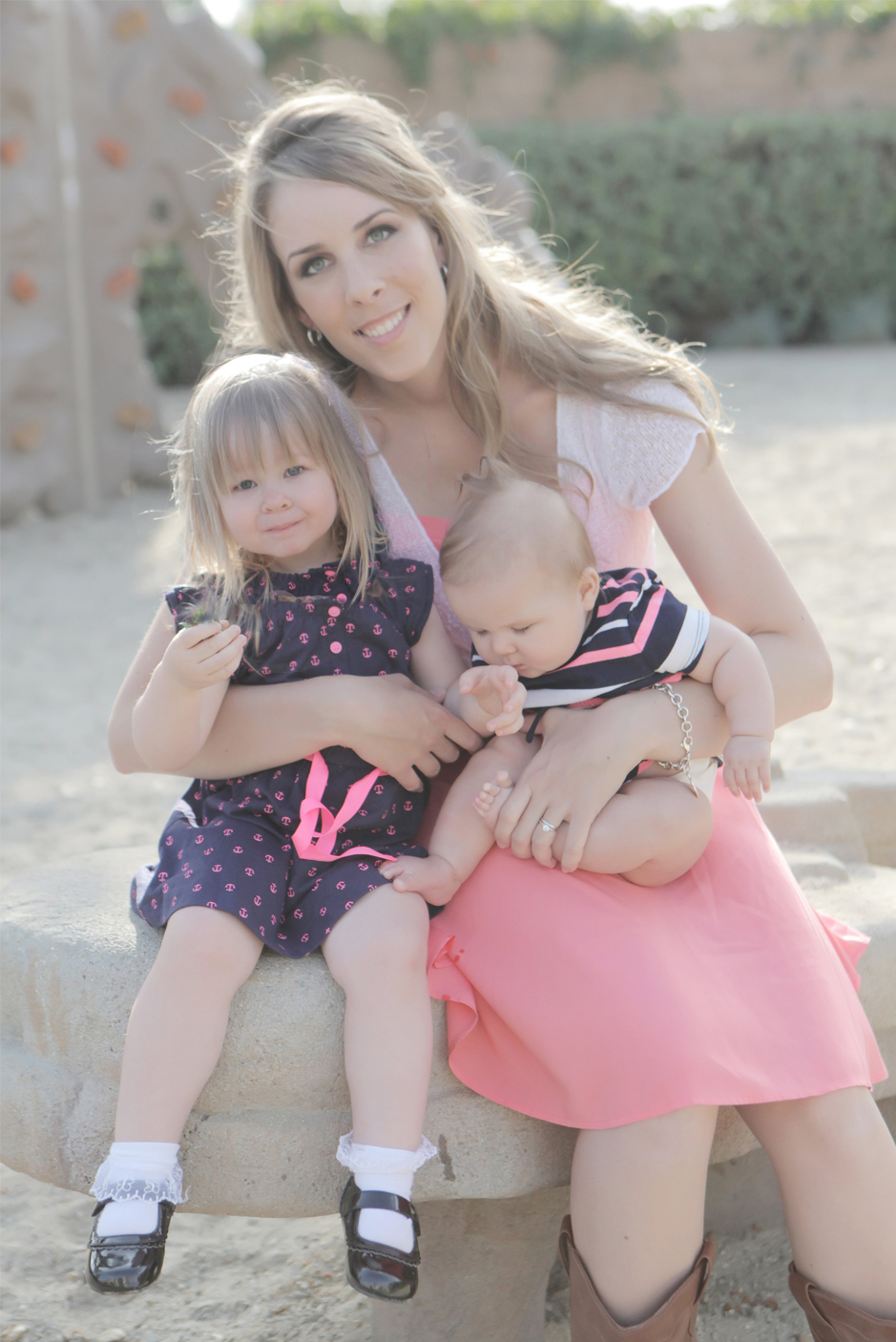 Photoshoot of Candace and her Daughters